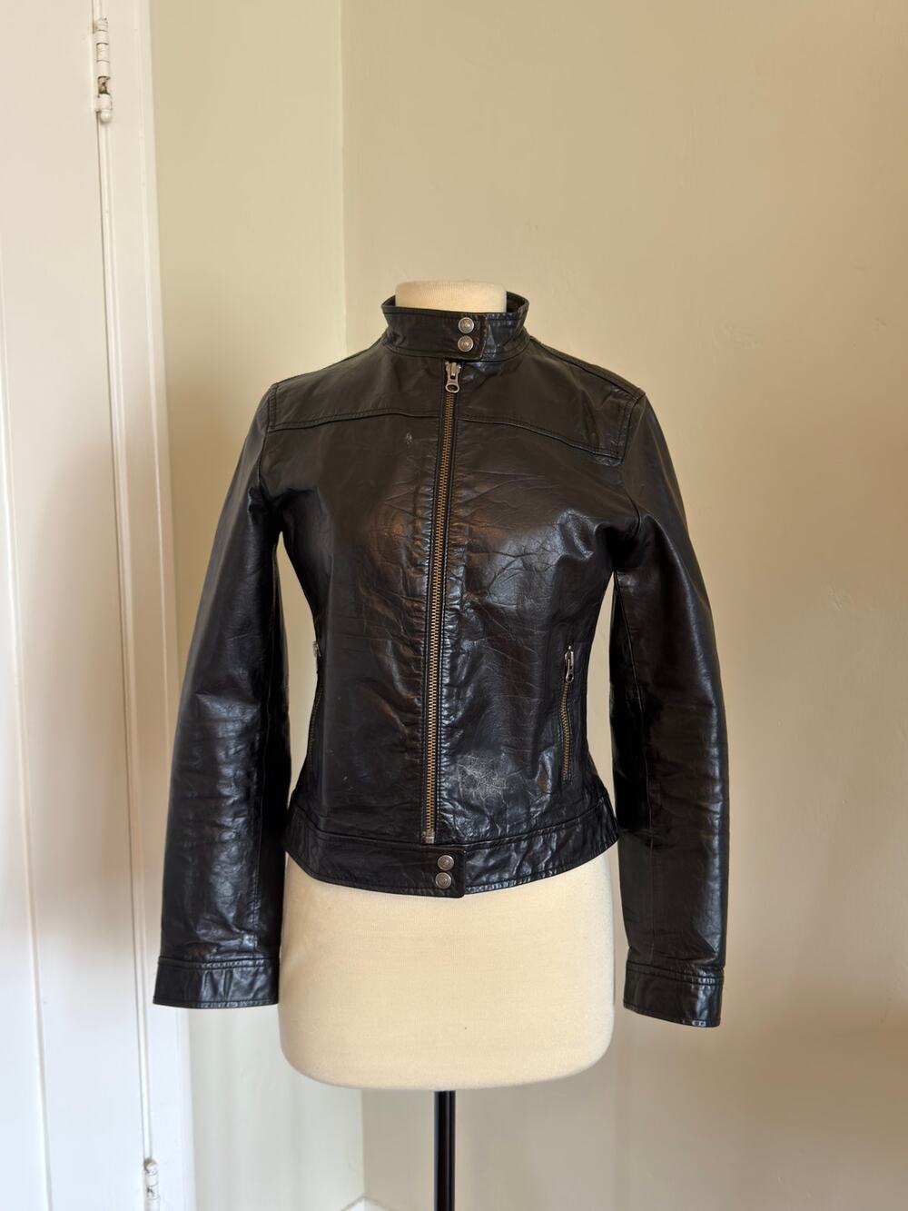 VINTAGE GAP BLACK LEATHER MOTO JACKET SZ M